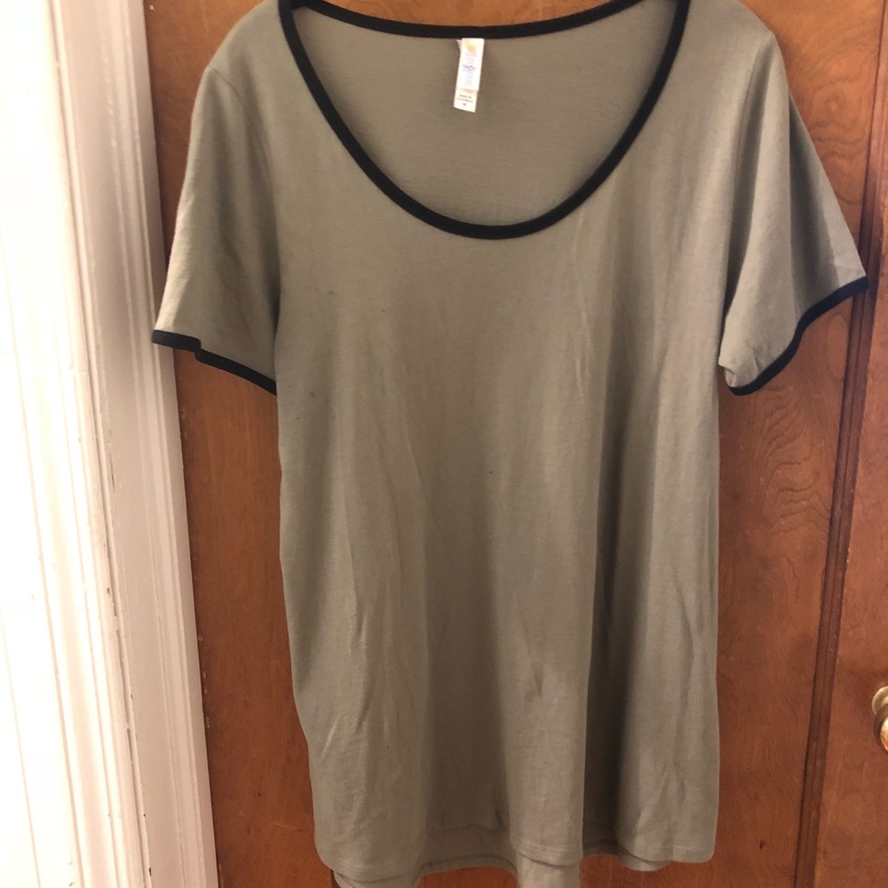 Lularoe Classic T size M